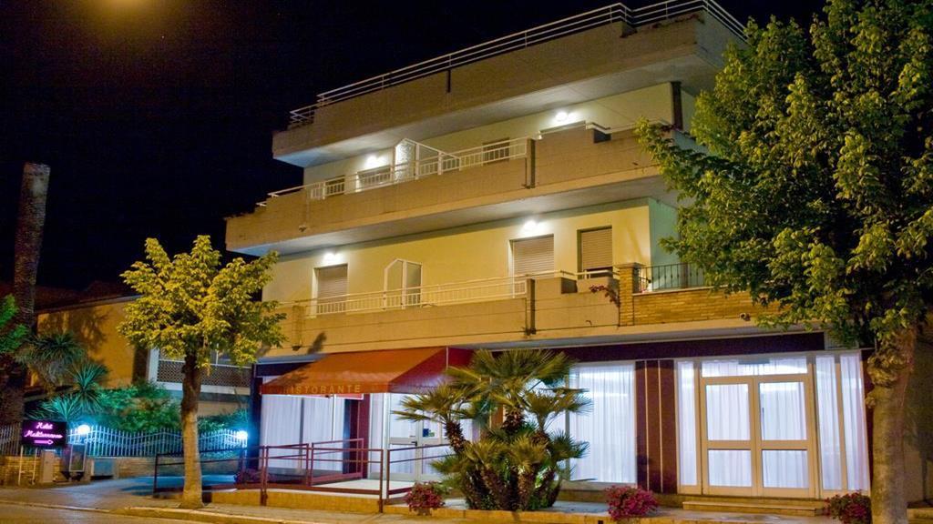 Hotel Mediterraneo Martinsicuro Esterno foto
