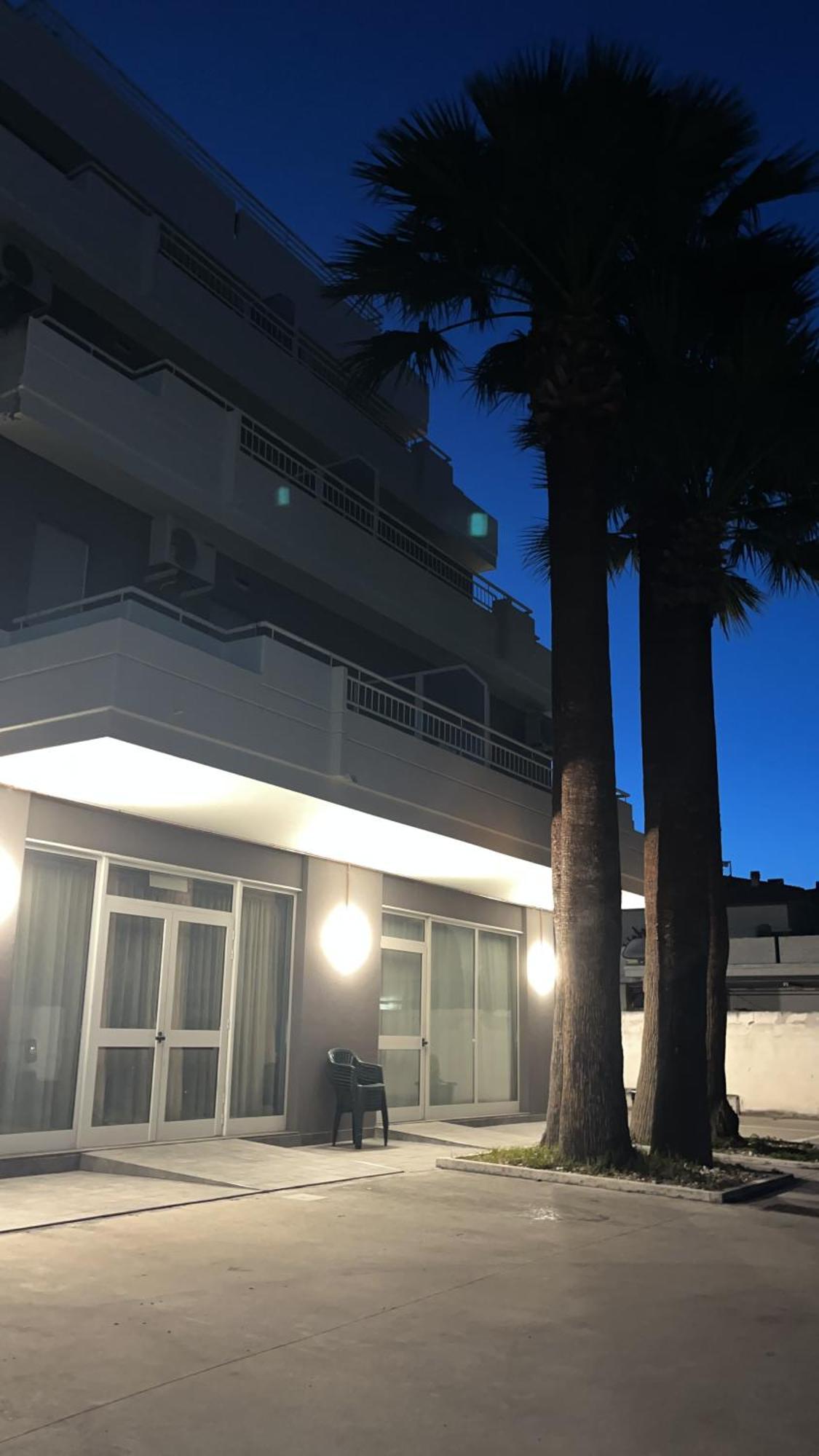 Hotel Mediterraneo Martinsicuro Esterno foto