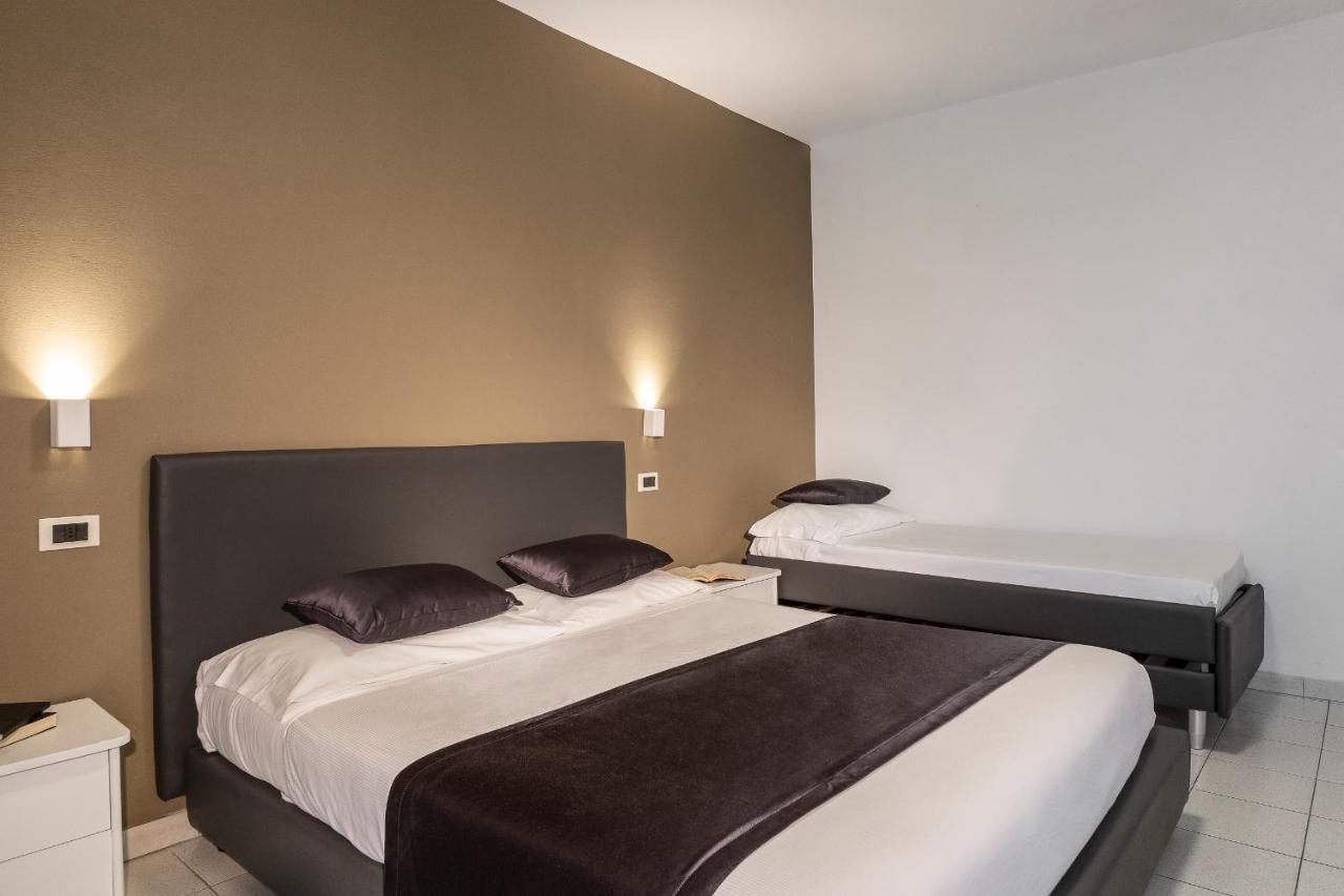 Hotel Mediterraneo Martinsicuro Esterno foto